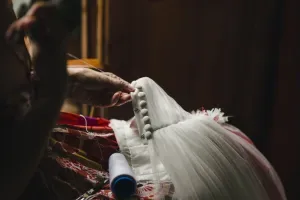 Brautkleid-Änderungen in Wetzlar, mit Präzision und Gefühl für die Silhouette.